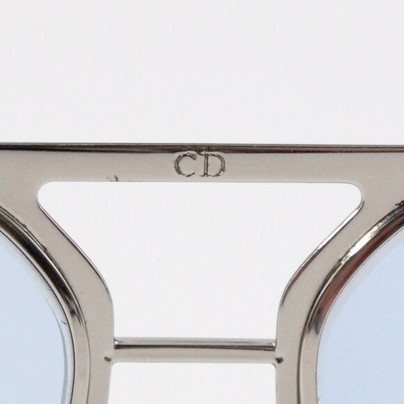 Pre-Owned Dior DiorEssential A2U Aviator Sunglasses in Silver & Gold - Picture 6 of 15